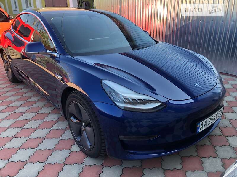 Седан Tesla Model 3 2019 в Изюме