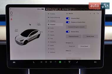 Седан Tesla Model 3 2019 в Киеве