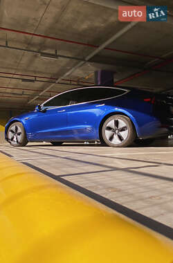 Седан Tesla Model 3 2018 в 