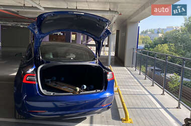 Седан Tesla Model 3 2018 в 
