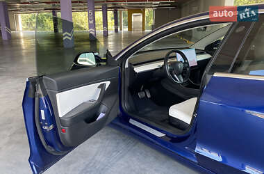 Седан Tesla Model 3 2018 в Киеве