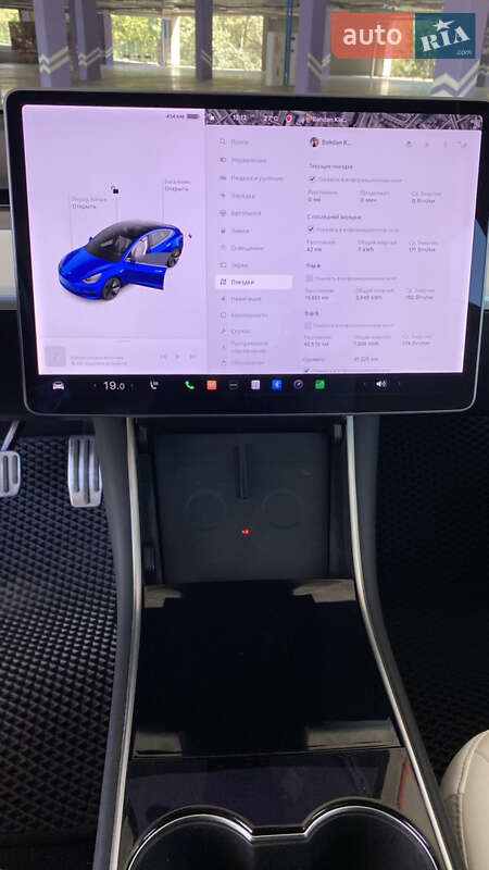 Седан Tesla Model 3 2018 в Киеве