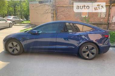 Седан Tesla Model 3 2021 в 