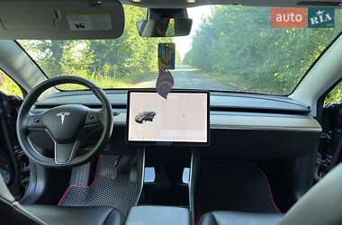 Седан Tesla Model 3 2019 в Киеве