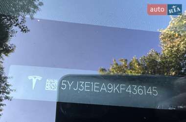 Седан Tesla Model 3 2019 в Киеве