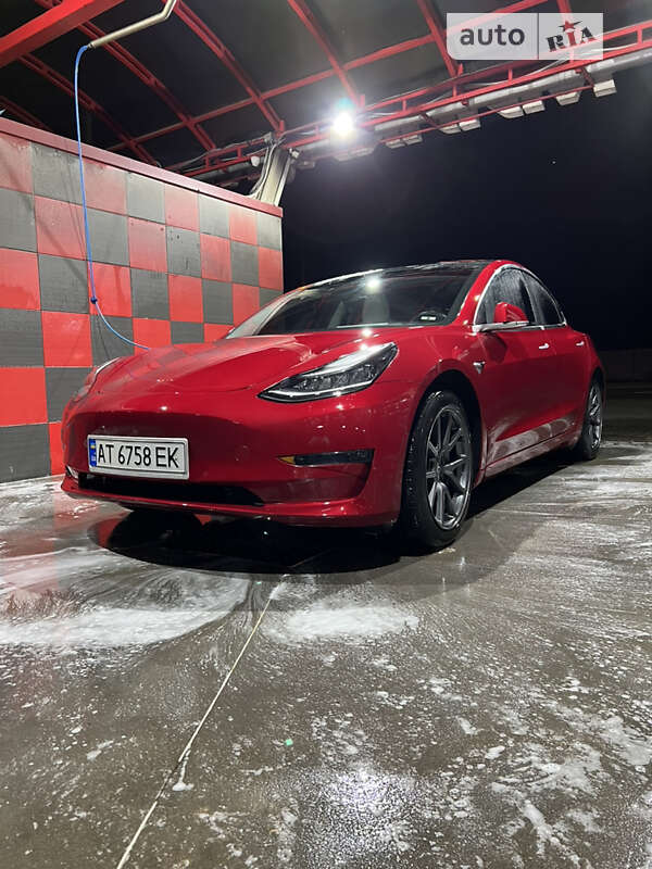 Седан Tesla Model 3 2018 в Ивано-Франковске