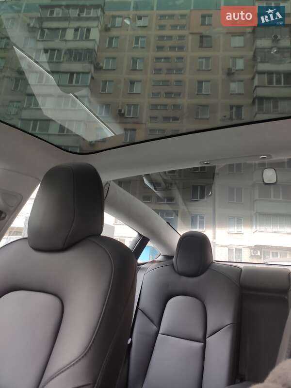 Седан Tesla Model 3 2017 в Ивано-Франковске