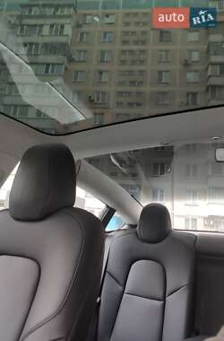 Седан Tesla Model 3 2017 в 