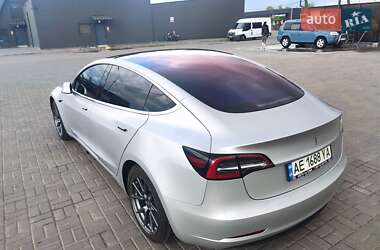 Седан Tesla Model 3 2017 в 