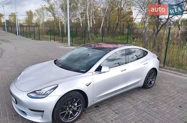 Седан Tesla Model 3 2017 в 