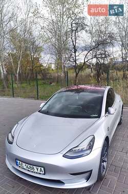 Седан Tesla Model 3 2017 в 