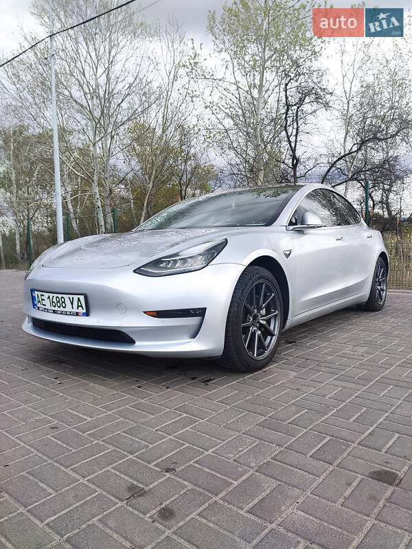 Седан Tesla Model 3 2017 в Ивано-Франковске