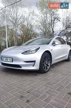 Седан Tesla Model 3 2017 в 