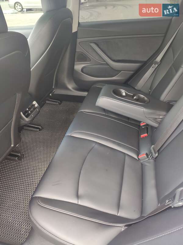 Седан Tesla Model 3 2017 в Ивано-Франковске