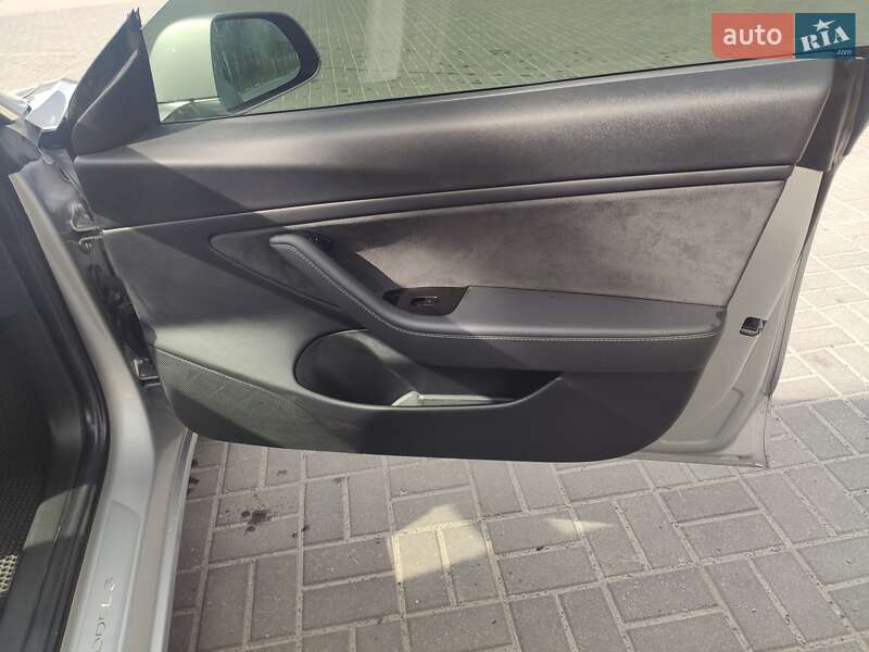 Седан Tesla Model 3 2017 в Ивано-Франковске