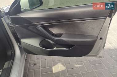 Седан Tesla Model 3 2017 в 