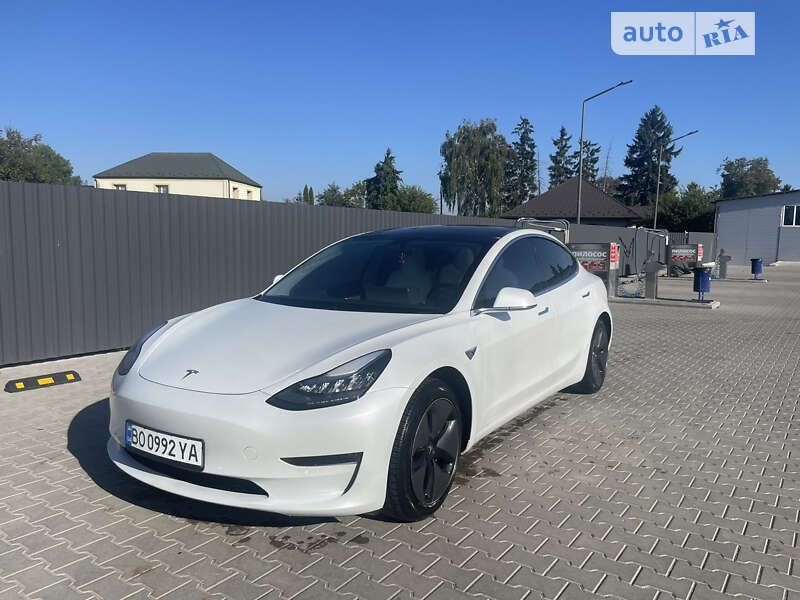 Седан Tesla Model 3 2018 в Лановцах