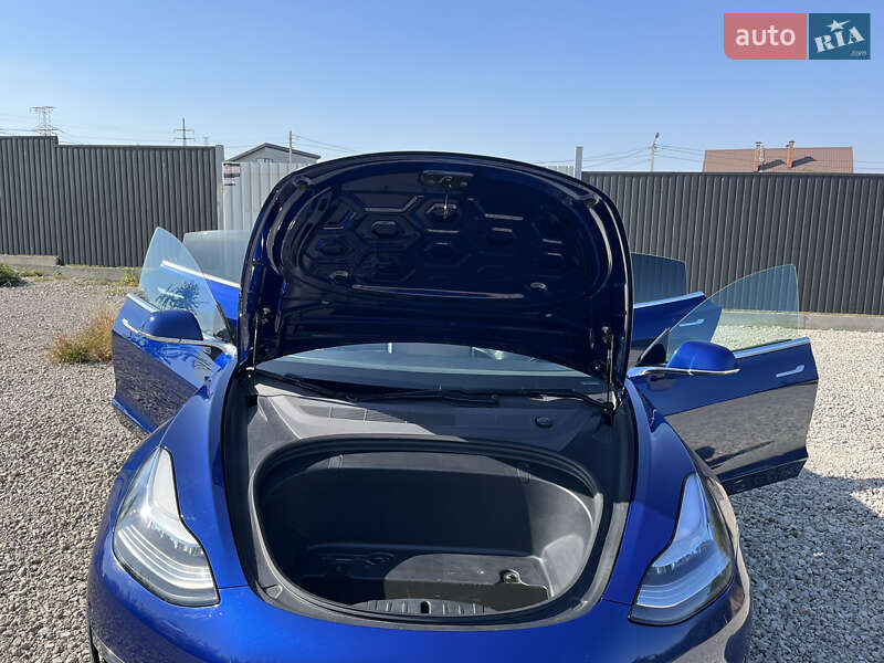 Седан Tesla Model 3 2018 в Днепре