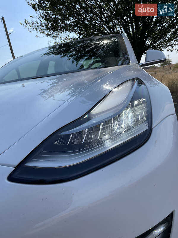 Седан Tesla Model 3 2019 в Одессе