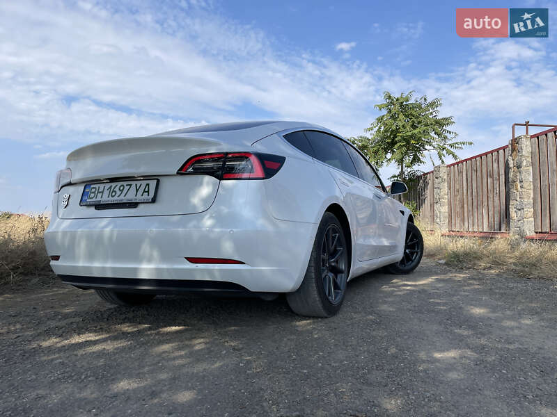 Седан Tesla Model 3 2019 в Одессе