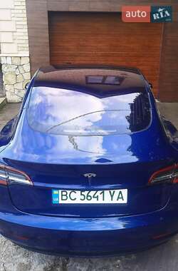 Седан Tesla Model 3 2018 в Львове