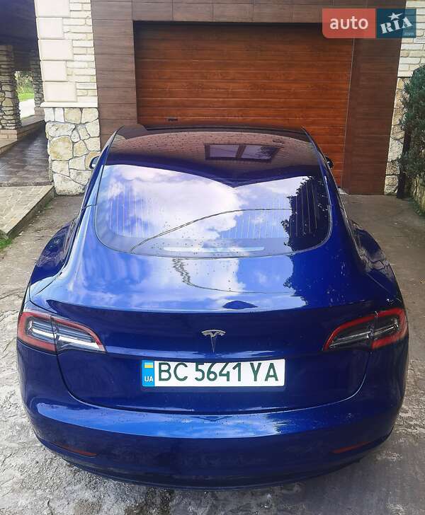 Седан Tesla Model 3 2018 в Львові