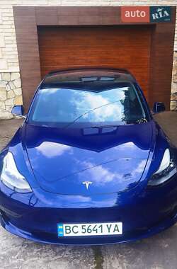 Седан Tesla Model 3 2018 в Львові