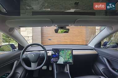 Седан Tesla Model 3 2018 в Львові