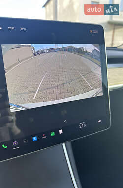 Седан Tesla Model 3 2019 в 