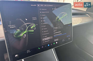 Седан Tesla Model 3 2019 в 