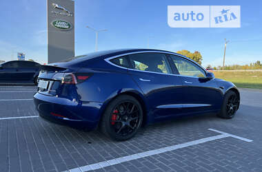 Седан Tesla Model 3 2019 в Львове