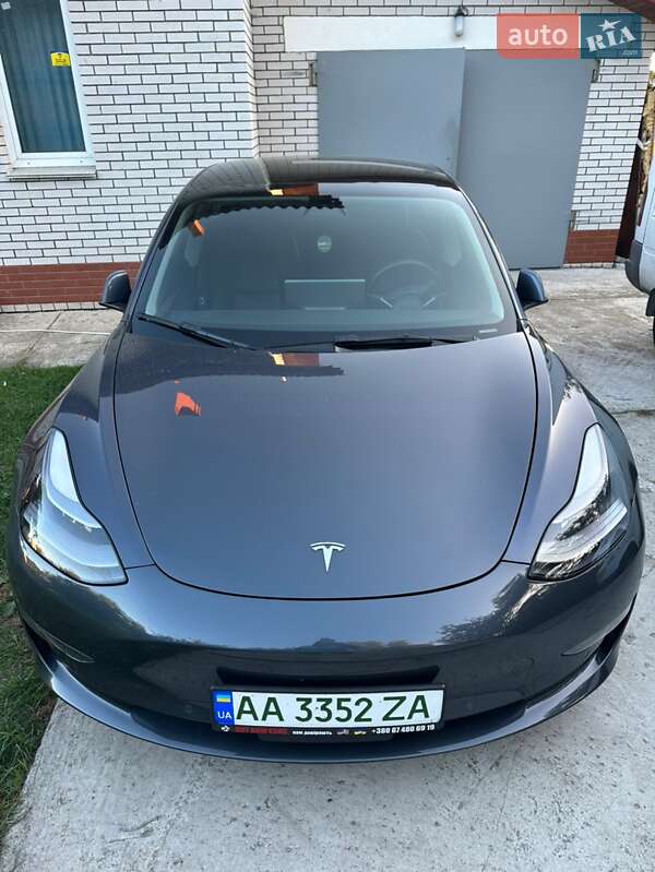 Седан Tesla Model 3 2022 в Виннице
