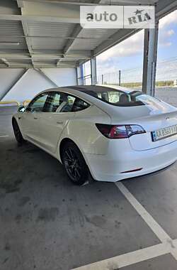 Седан Tesla Model 3 2019 в 