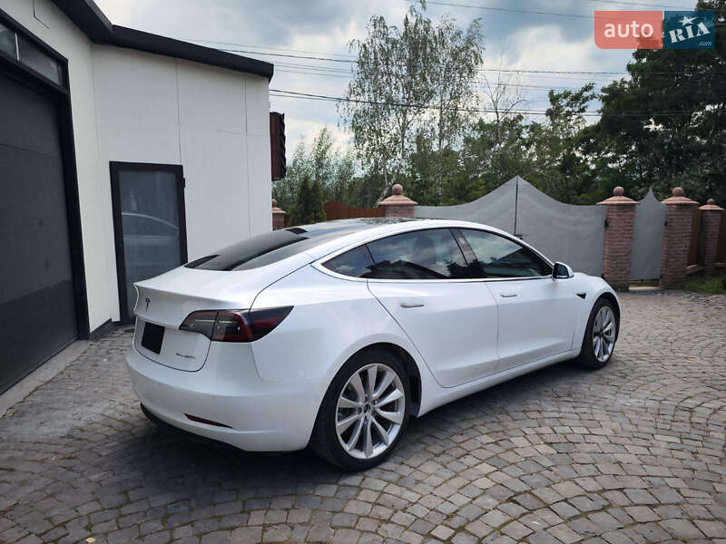 Седан Tesla Model 3 2019 в Ивано-Франковске