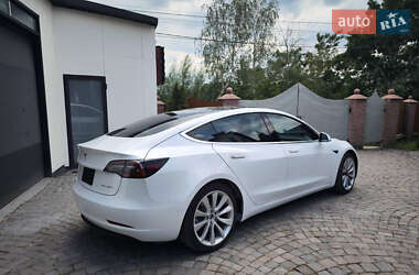 Седан Tesla Model 3 2019 в Ивано-Франковске