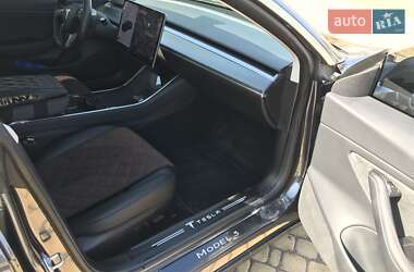 Седан Tesla Model 3 2018 в Одессе