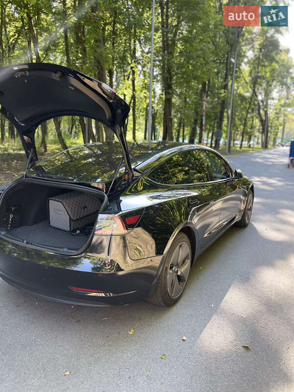 Седан Tesla Model 3 2018 в Харкові