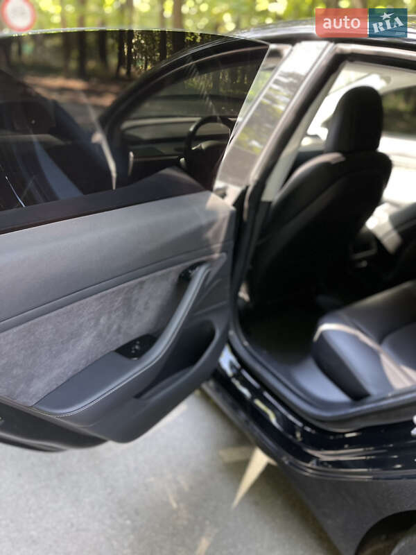 Седан Tesla Model 3 2018 в Харкові