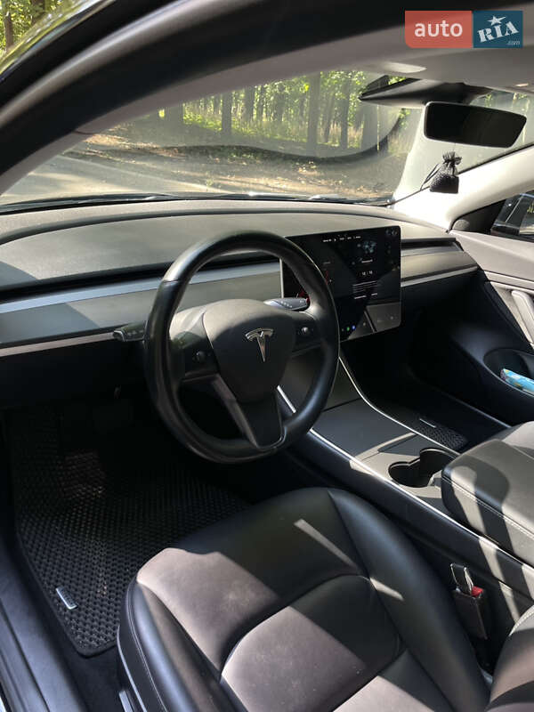 Седан Tesla Model 3 2018 в Харкові