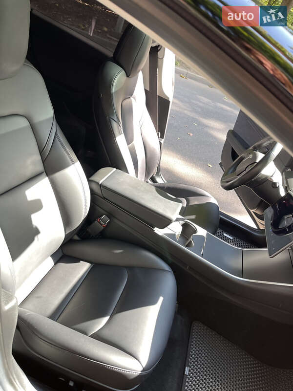 Седан Tesla Model 3 2018 в Харкові