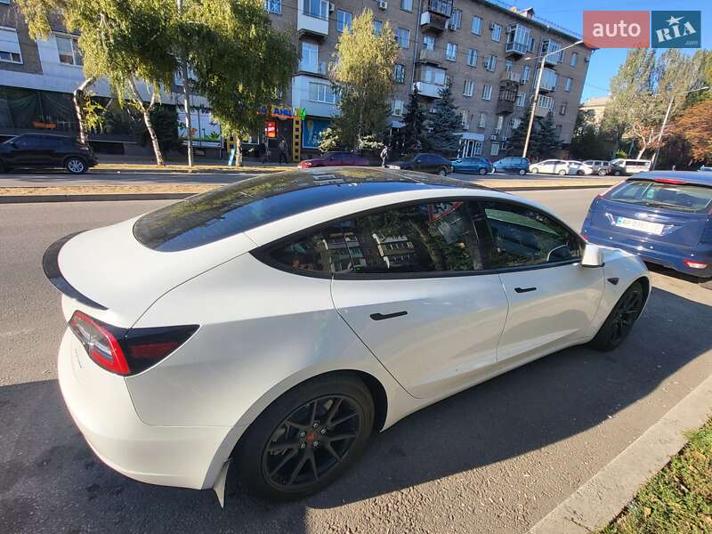 Седан Tesla Model 3 2021 в Запорожье