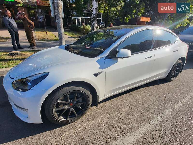 Седан Tesla Model 3 2021 в Запорожье