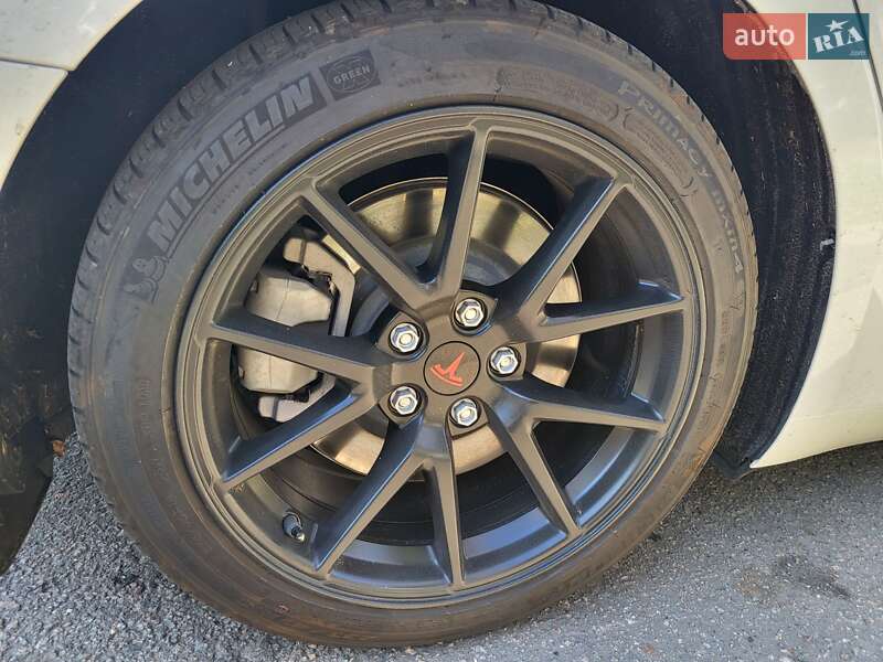 Седан Tesla Model 3 2021 в Запорожье