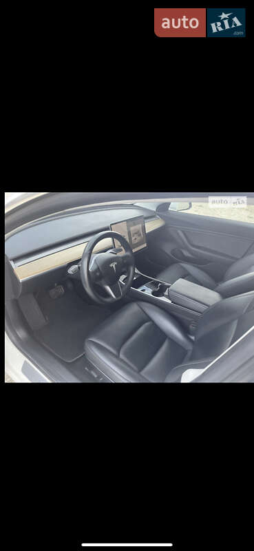 Седан Tesla Model 3 2019 в Ивано-Франковске