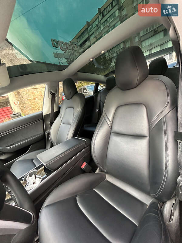 Седан Tesla Model 3 2019 в Киеве