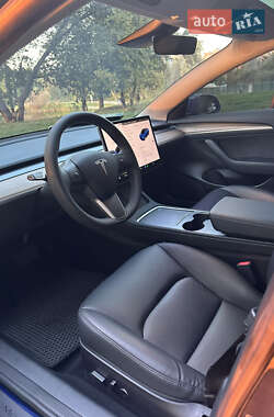 Седан Tesla Model 3 2023 в Сумах