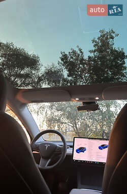 Седан Tesla Model 3 2023 в Сумах