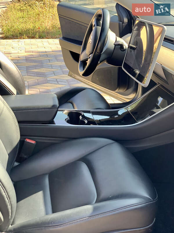 Седан Tesla Model 3 2018 в Білій Церкві