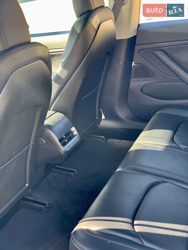 Седан Tesla Model 3 2018 в Белой Церкви