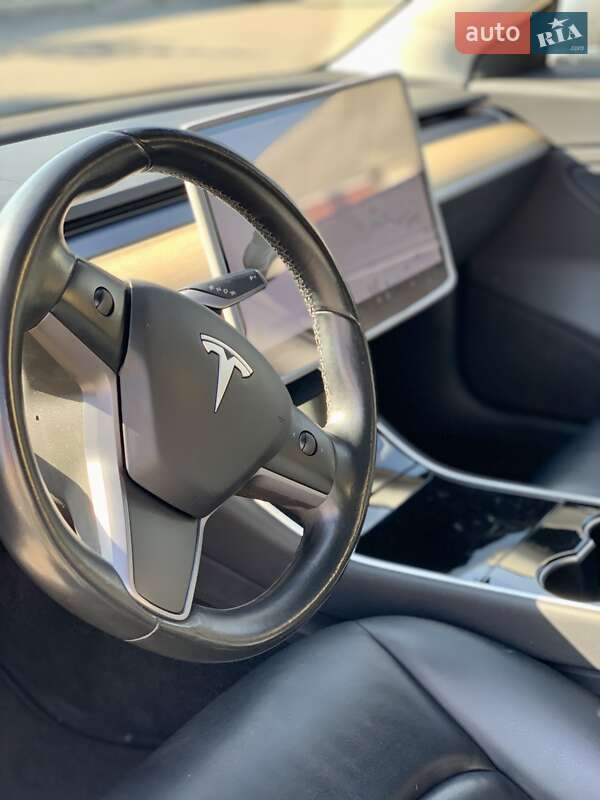 Седан Tesla Model 3 2018 в Белой Церкви